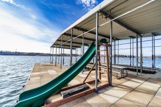 Redbud Retreat - Amenity Filled Waterfront Home - Osage Beach - 7