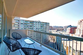 Modern & Spacious 2BR Apartment at Crystal city - Arlington - 6