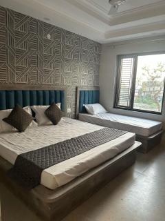 The Brick House - Katra - 4