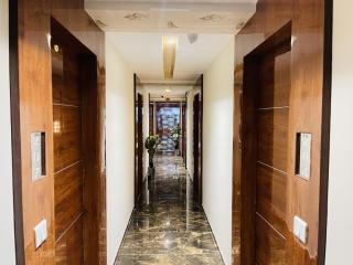 hotel avenue lake - Ahmedabad - 5