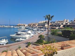 Marcogblan - Superbe T4 refait à neuf avec vue port - Cogolin - 0