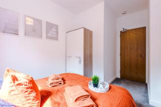 Pool Table, Stunning 2 Bed flat, Central Liverpool - Liverpool - 1