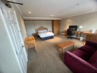 Rivenhall End Hotel - Rivenhall - 9