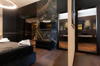 Black Room Suite and SPA - 4