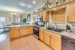 2 Mi to Branson Landing Quiet Home with Lake View - 4
