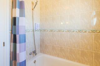 Coastal Comfort with Pool & Parking - Arenales del Sol - 9