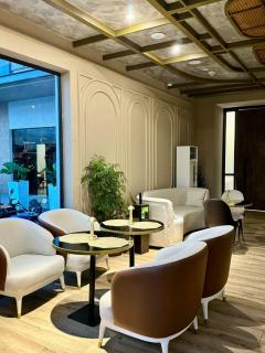 Vertus Hotel and Suites - Benin-Stadt - 9