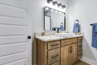 The Inn at Holiday 3BR 2 and a half BA - San Angelo - 1