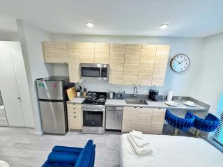 Azure Oasis Studio - Des Moines - 6