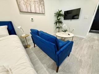 Azure Oasis Studio - Des Moines - 3