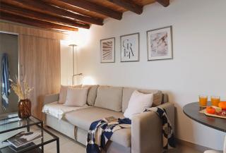 The Olive Maisonette - Two-Level Countryside Stay with Balcony and Garden Access - Peristerona - 6