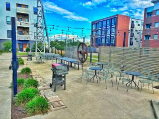 The Luxe Black Haven (340) - Des Moines - 0