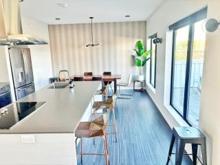 The Luxe Black Haven (340) - 9