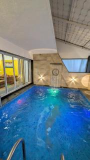 Marigold Ville - Exclusive Pool Villa Lonavala - Lonavala - 9