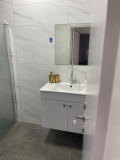 חופשה בטבריה בבית ענק ל 8 אנשים גדול וחדש - 5