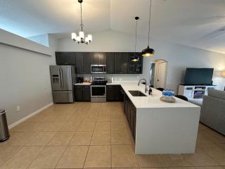 Charming Villa with Private Pool 20 min to Disney! - 4