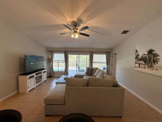 Charming Villa with Private Pool 20 min to Disney! - 5