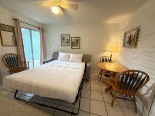 Unit 103 -1br Apt At Oceanfront Complex With Pool - Cocoa Beach - 6