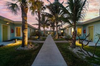 Unit 103 -1br Apt At Oceanfront Complex With Pool - Cocoa Beach - 8