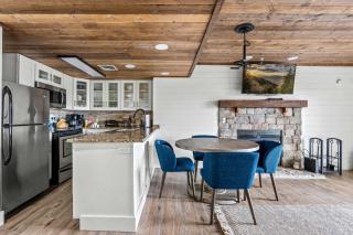 Luxe Condo - Mountain Views - Pool Hot Tub Sauna - Gatlinburg - 8