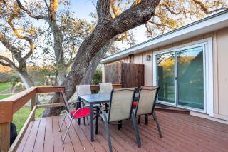 Cardinal Oaks on the Creek - Wimberley - 7