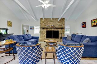 Cardinal Oaks on the Creek - Wimberley - 6