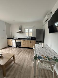Apartamentos Bolonia - M a n u e l a - 8