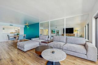 Breakers East 1203 - 7