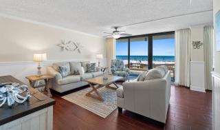 Pelican Walk 106 - 0