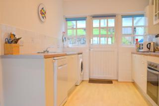 Lighthouse Cottage, 19 Broadlands, Shaldon - 3