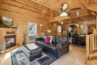 Beautiful Cabin W Hot Tub, Sauna Pool Table - Sevierville - 3