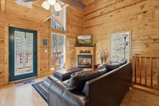 Beautiful Cabin W Hot Tub, Sauna Pool Table - Sevierville - 5