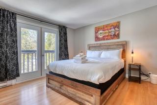 Classic Lakefront Chalet on Lac Lacasse - Saint-Faustin - 2