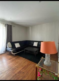 Maison à la campagne Grande cuisine tous équipés, grand salon , 3 chambres avec lits doubles, salle de bain et toilettes - 8