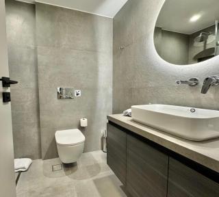 EN Suites Stylish & Comfort Stay near Acropolis - 3