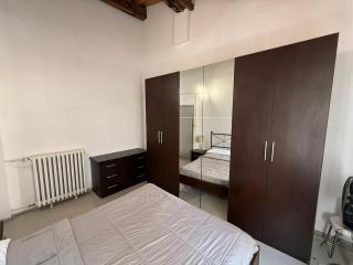 Three Bedroom Apartment In City Center - Florence - 3
