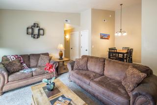 2511 Redcliff Rd 3J - 6