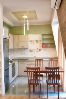 Central Old Batumi Cozy Apartment With Balcony - Batumi - 9
