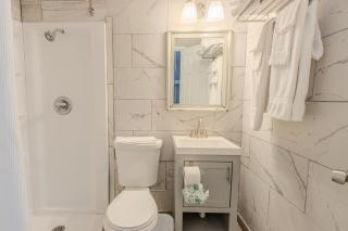Shark Reef Resort Motel & Cottages - Port Aransas - 9