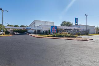 Motel 6-Decatur, GA - 9