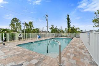 Gulf Access with Boat Slip, Heated Saltwater Pool - Bacino Vistas #202 & #203 - Roelens - Cape Coral - 0