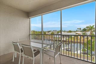 Gulf Access with Boat Slip, Heated Saltwater Pool - Bacino Vistas #202 & #203 - Roelens - Cape Coral - 5