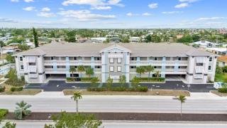 Gulf Access with Boat Slip, Heated Saltwater Pool - Bacino Vistas #202 & #203 - Roelens - Cape Coral - 3