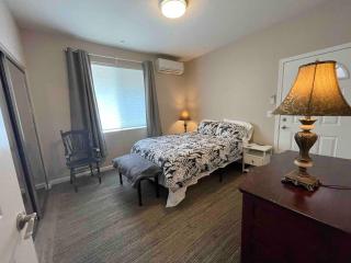 Tangerine Cottage - Middletown - 4
