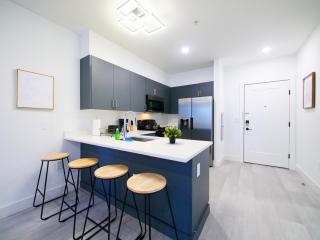 New Modern Serenity- 2BR Retreat near New York City - Bayonne - 1