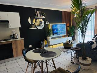 Cozy Unit in Greenpark Boksbug by OR Tambo Airport - Boksburg - 3
