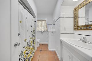 Charming Downtown Retreat with free parking - Alhambra - 1