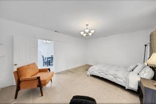 Charming Downtown Retreat with free parking - Alhambra - 3