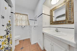 Charming Downtown Retreat with free parking - Alhambra - 5