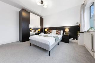 Powder Mill Retreat - 2BR Modern Flat for 4 Guests - Hanworth - 7